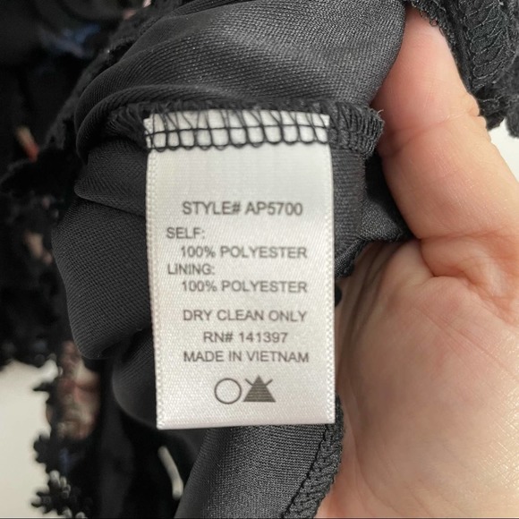 ASTR Floral Lace Trim Long Sleeve Romper Black XS - Picture 11 of 13